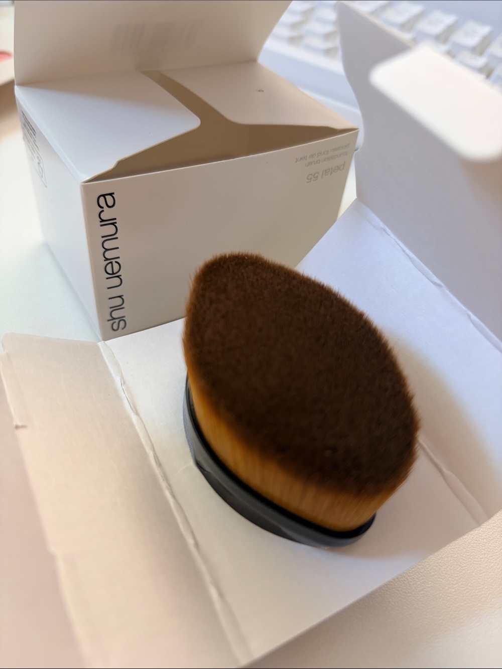 Shu Uemura Petal 55 Oval Makeup Brush with Brown Bristles and Black Base